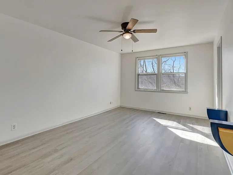 6469 Fleetwood Dr — Photo 14