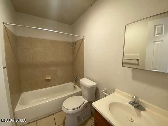 5th image of 4605 Michigan Ave #A2