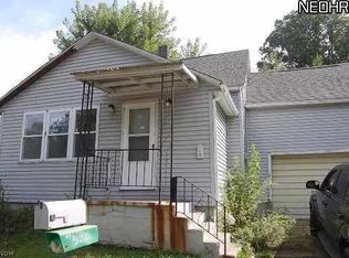 999 Tritt Dr, Akron, OH 44312