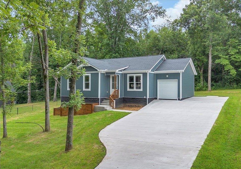 1st image of 634 Mountain View Dr
