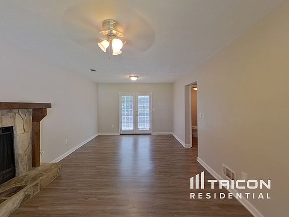2nd image of 2921 Eastland Way