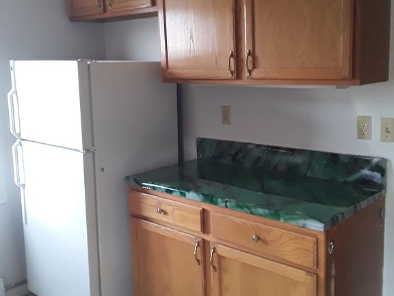 2nd image of 699 Melrose Ave APT 2