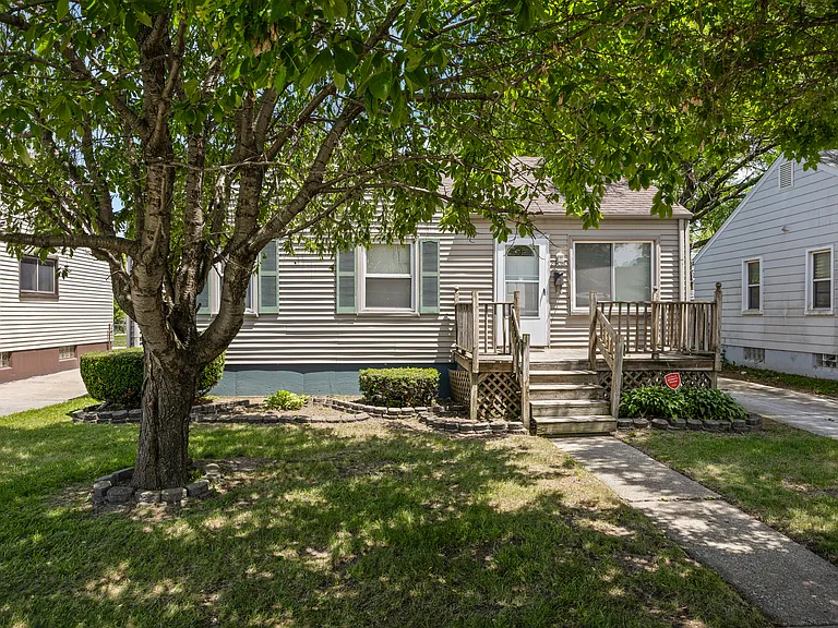 26080 Blumfield St — Photo 28