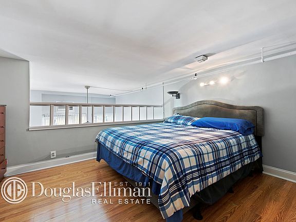 4th image of 12 E 14th St APT 2D