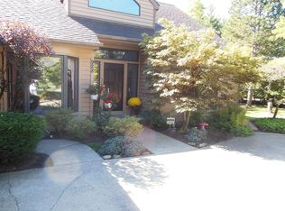 928 Pinewood View Rd, Northfield, OH 44067