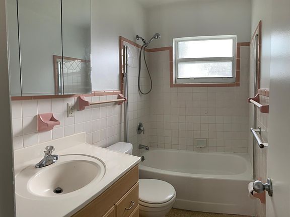 3rd image of 1400 Virginia Dr