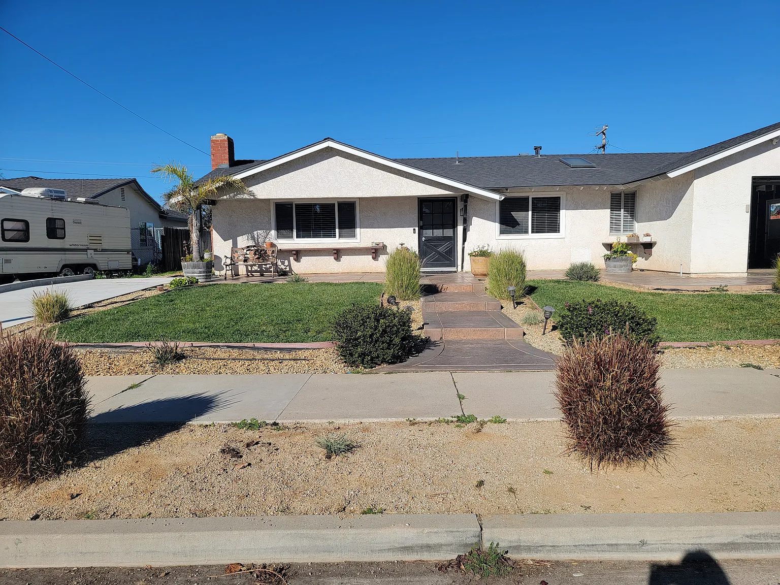 4 bed, 2030 sqft, $4,200 — Photo 1
