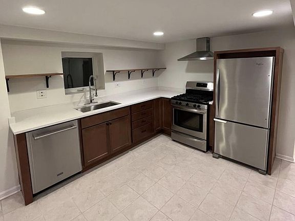 2nd image of 2730 N Harding Ave #G