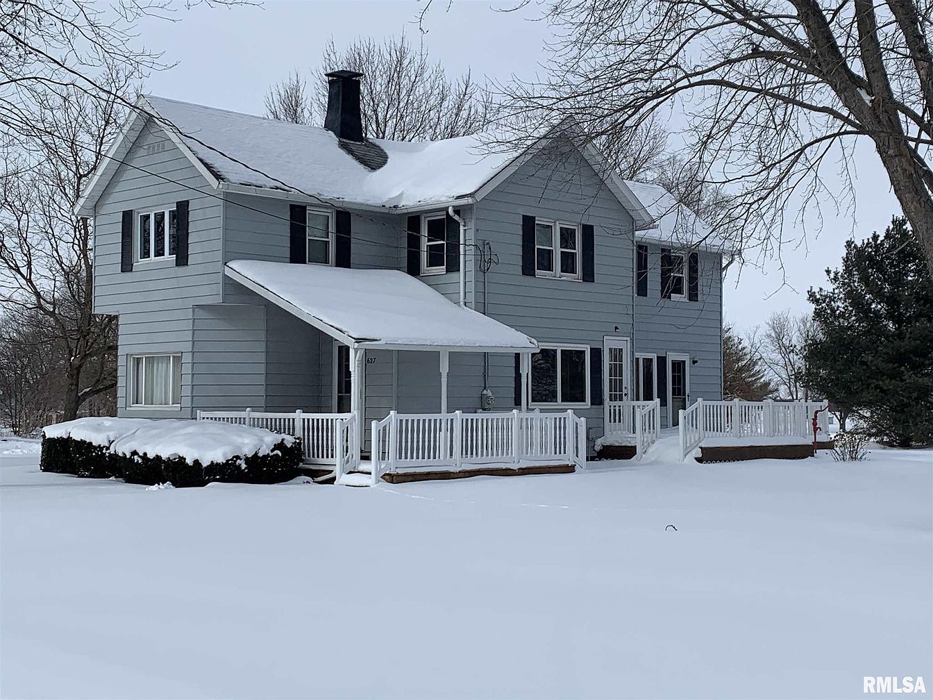 Under 150K Sunday c. 1890 Charming Farmhouse in Williamsfield IL