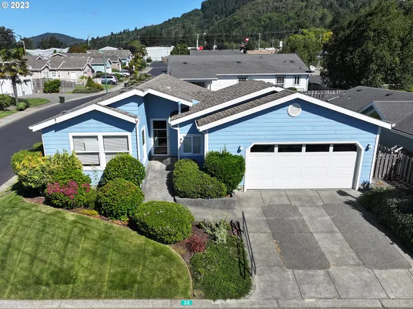 98126 W Benham Ln Space 32, Brookings, OR 97415