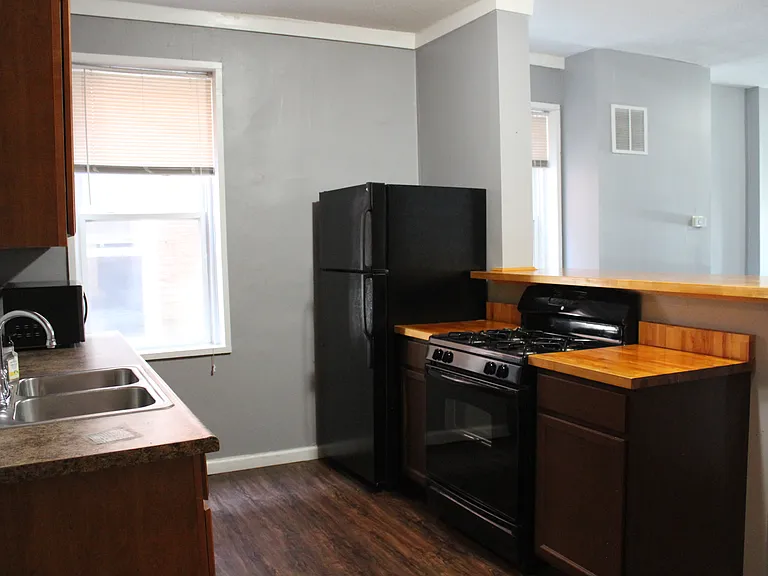 4261 Russell Blvd — Photo 13