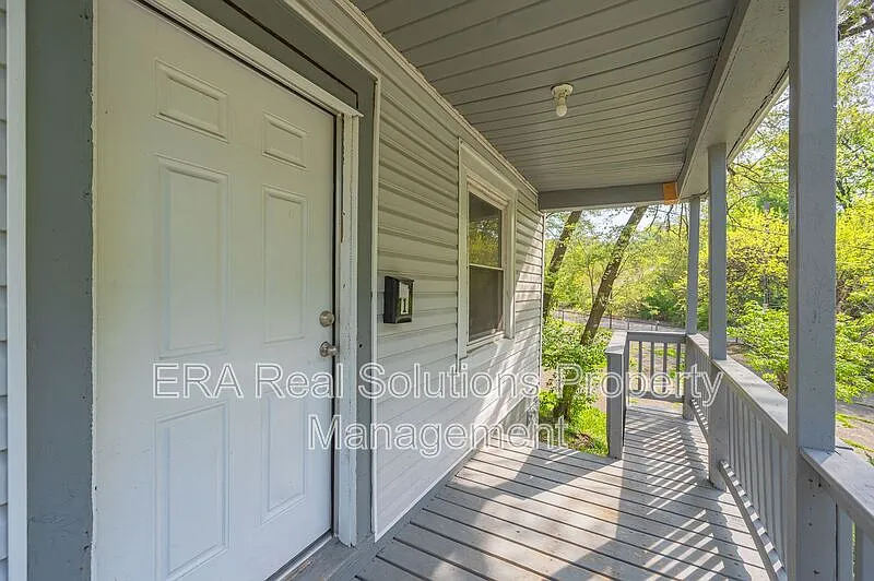 2 bed, 1.0 bath, 700 sqft, $1,100 — Photo 4
