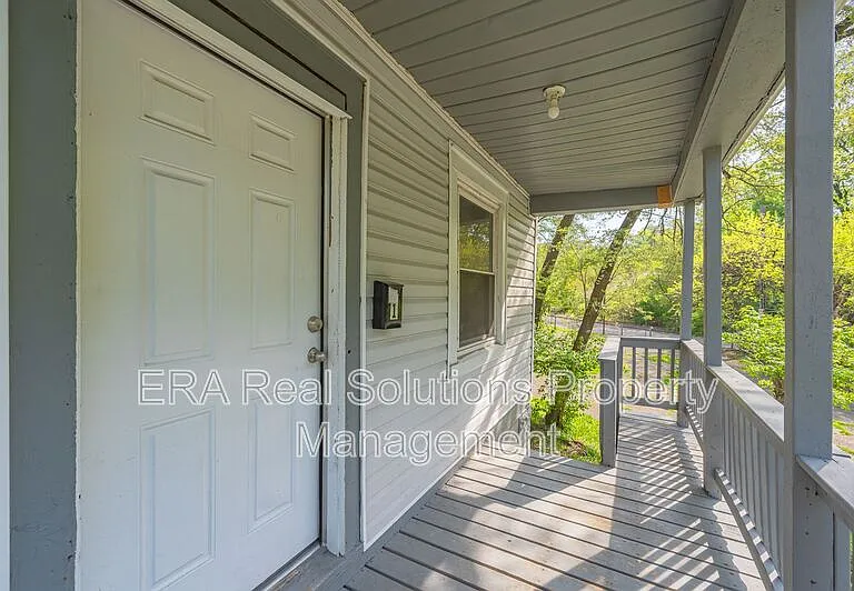 130 Valencia St #1 — Photo 4