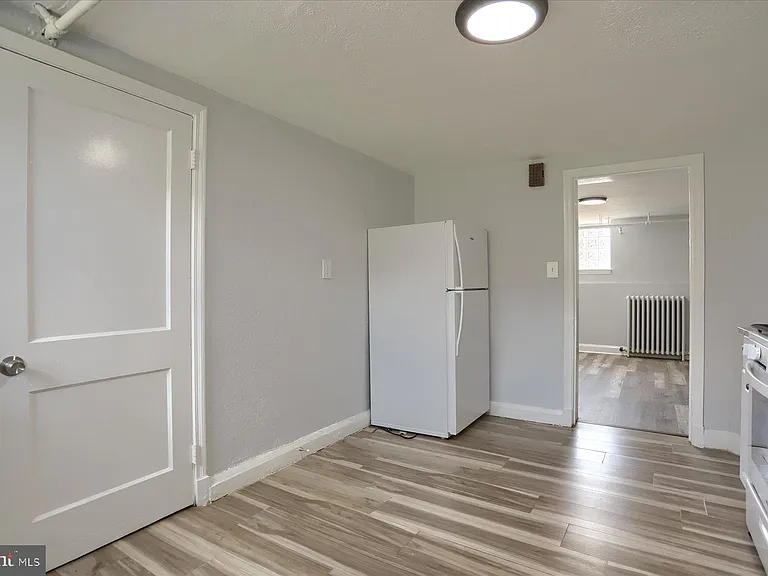 1323 N Kenwood Ave #1 — Photo 12