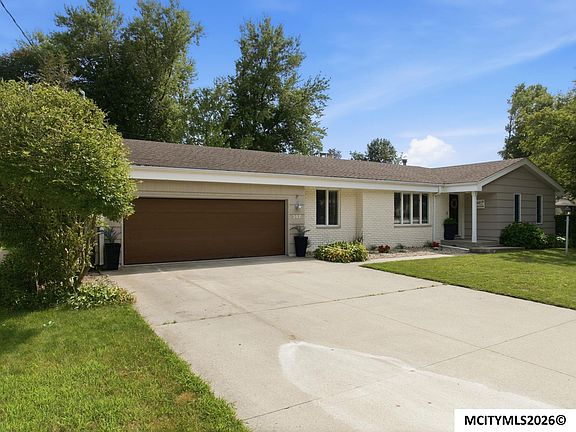 3rd image of 307 Orchard Ln