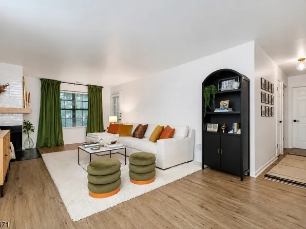503 Chester Ct, Helmetta Boro, NJ 08828