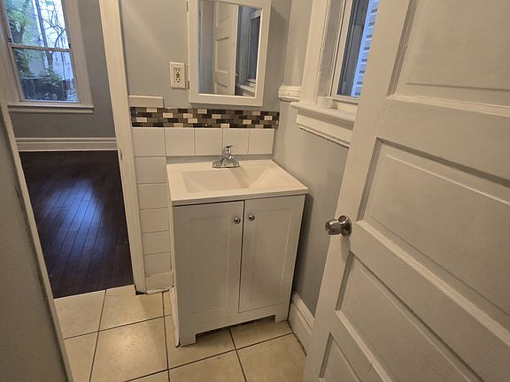 4th image of 253 Amherst St #G1