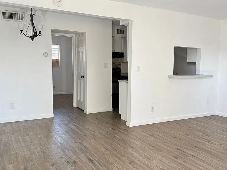 Fortune Square Apartments — Photo 6