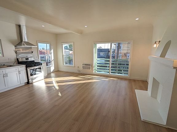4th image of 559 N Normandie Ave APT 201