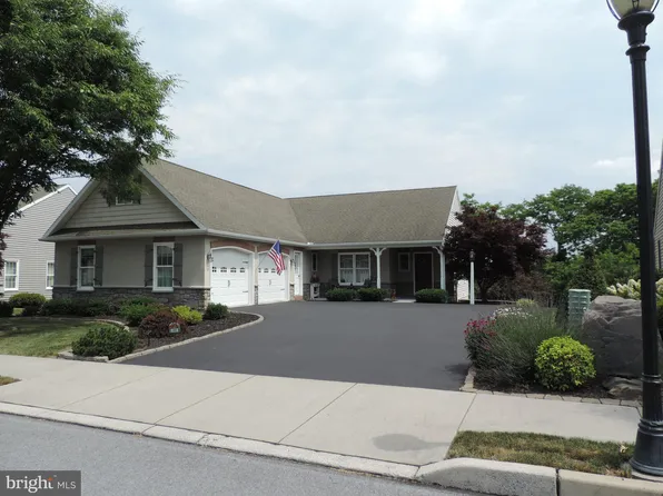 888 Cambridge Dr, Manheim, PA 17545
