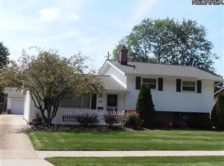1196 Golden Gate Blvd, Mayfield Hts, OH 44124