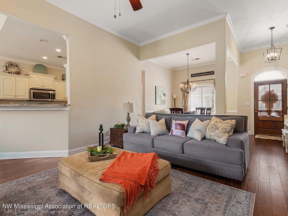 4th image of 1461 Notting Hill Dr W