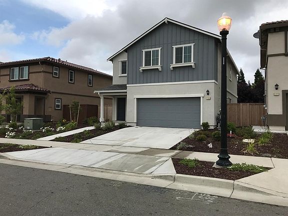 2nd image of 1733 Red Alder Ave