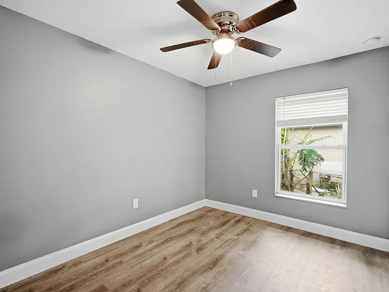 8310 N Brooks St — Photo 12
