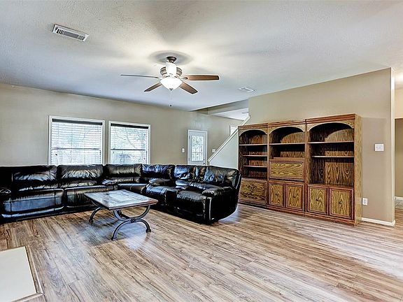 5th image of 6807 Grant Dr