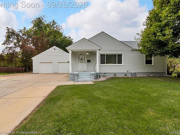 2nd image of 512 Magnolia Dr