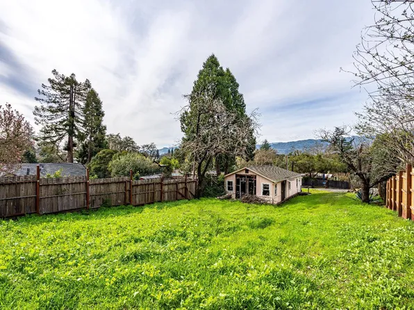 17364 Hillside Avenue, Sonoma, CA 95476