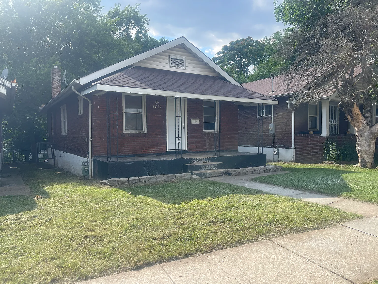 2 bed, 882 sqft, $1,350 — Photo 1