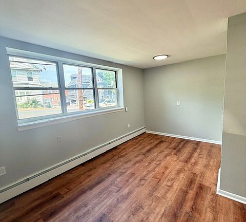 4th image of 229 Chilton St APT 2