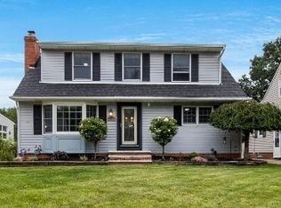 16420 Parklawn Ave, Middleburg Heights, OH