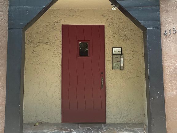 4th image of 415 N Ogden Dr Unit 3