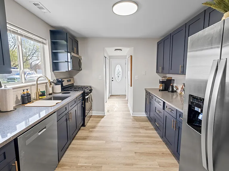 167 Mayfield Ave — Photo 4