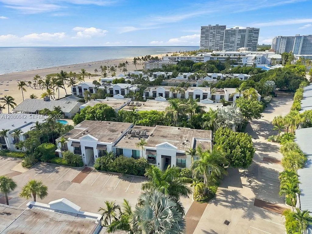 Oceanage Condo — Photo 4