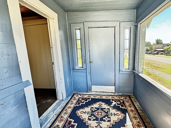 4th image of 1202 W Perry Street W