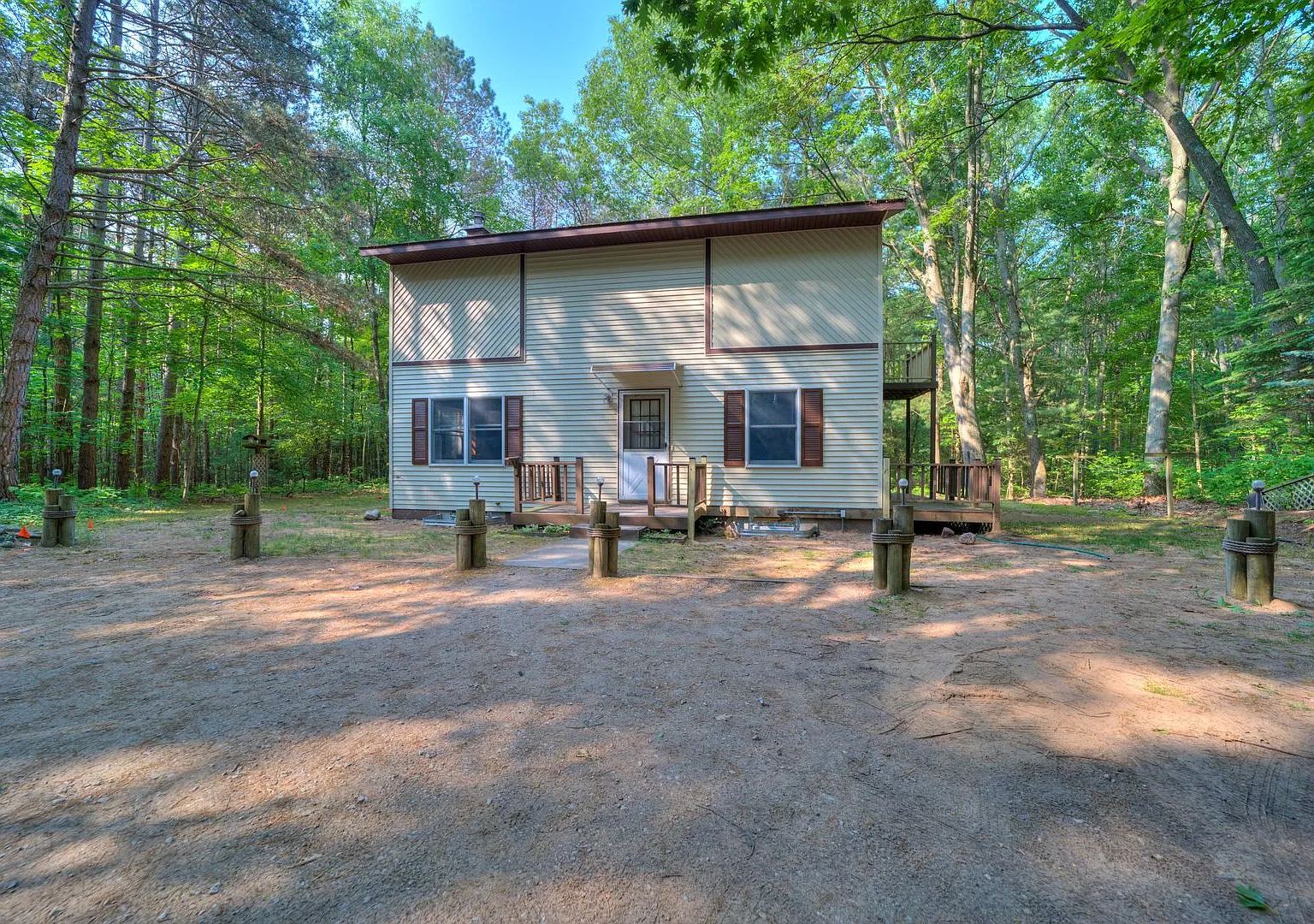 Lake Michigan Beach Access! 1503 N. Scenic, (Special: 1 month free rent!) — Photo 3
