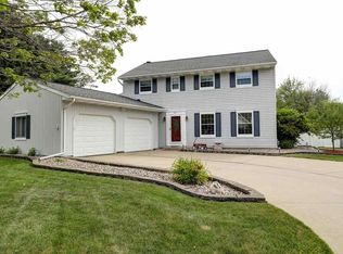 8305 Southridge Dr, Rothschild, WI 54474