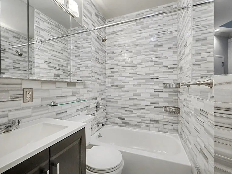 424 W 51st St #2 — Photo 12
