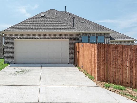 4th image of 13018 Alvarado Ln