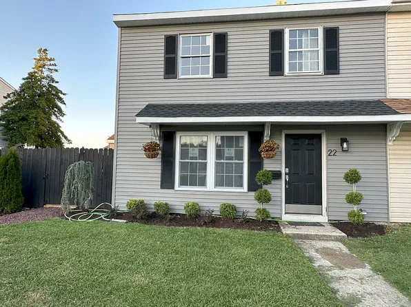 22 Lennox Ct, Sicklerville, NJ 08081