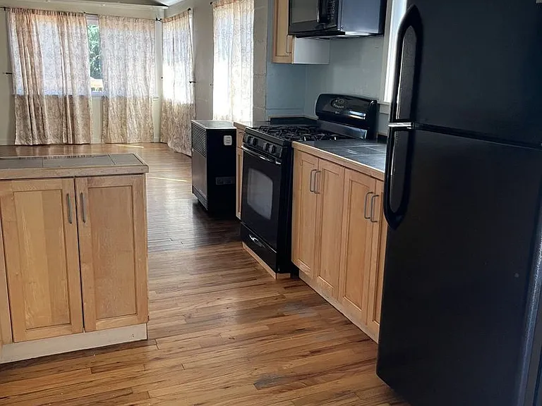 267 Sheridan St #1 — Photo 2