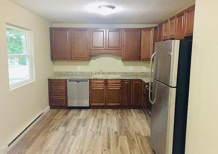 1537 Benjamin Court — Photo 2