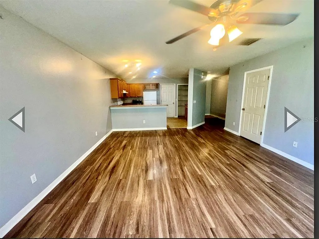 3 bed, 2.5 bath, 1495 sqft, $1,895 — Photo 2