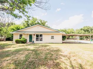 509 E Cedar St, Nocona, TX 76255