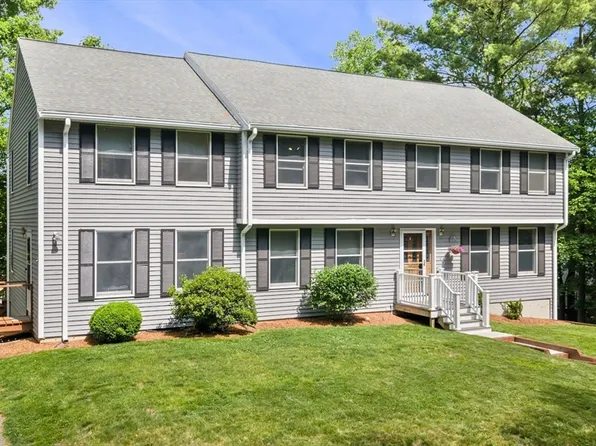 10 Grandview Rd, Reading, MA 01867