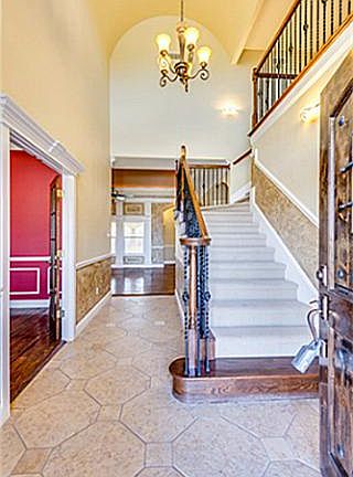 5th image of 9925 Lonely Oak Ln