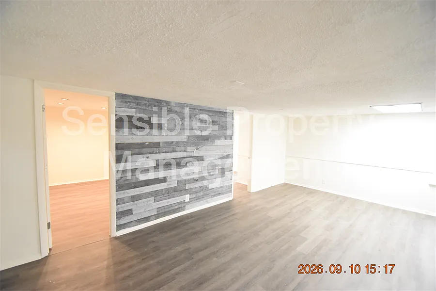 2 bed, 704 sqft, $1,350 — Photo 2